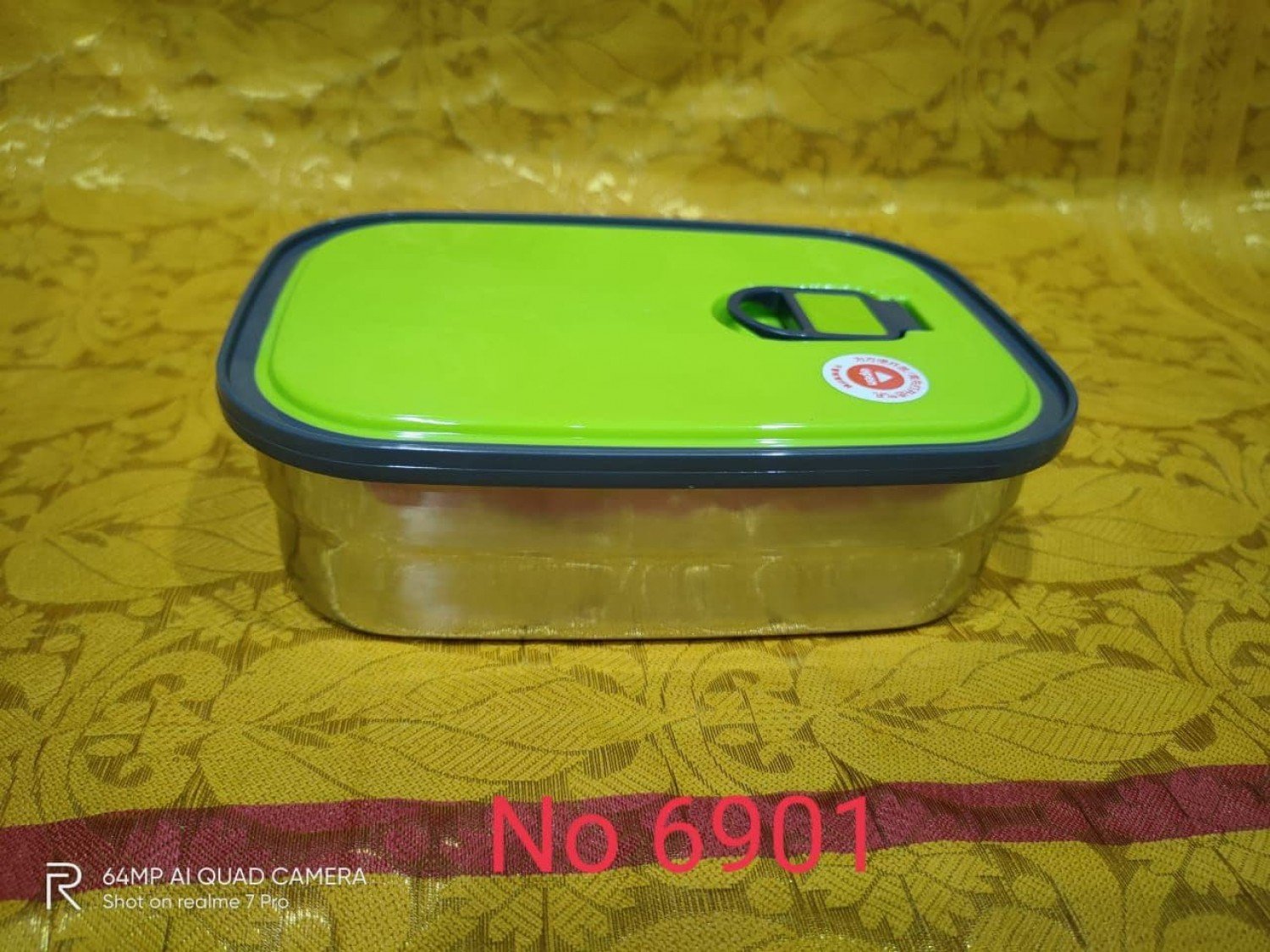 6901 PLASTIC LUNCH BOX