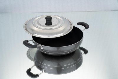 3MM KADAI MEDIUM WITH S.S. LID 260