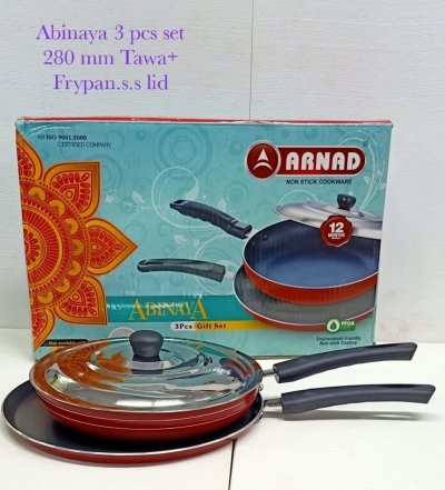 ABINAYA GIFT SET(3mm Tawa 1+240mm frypan with lid	